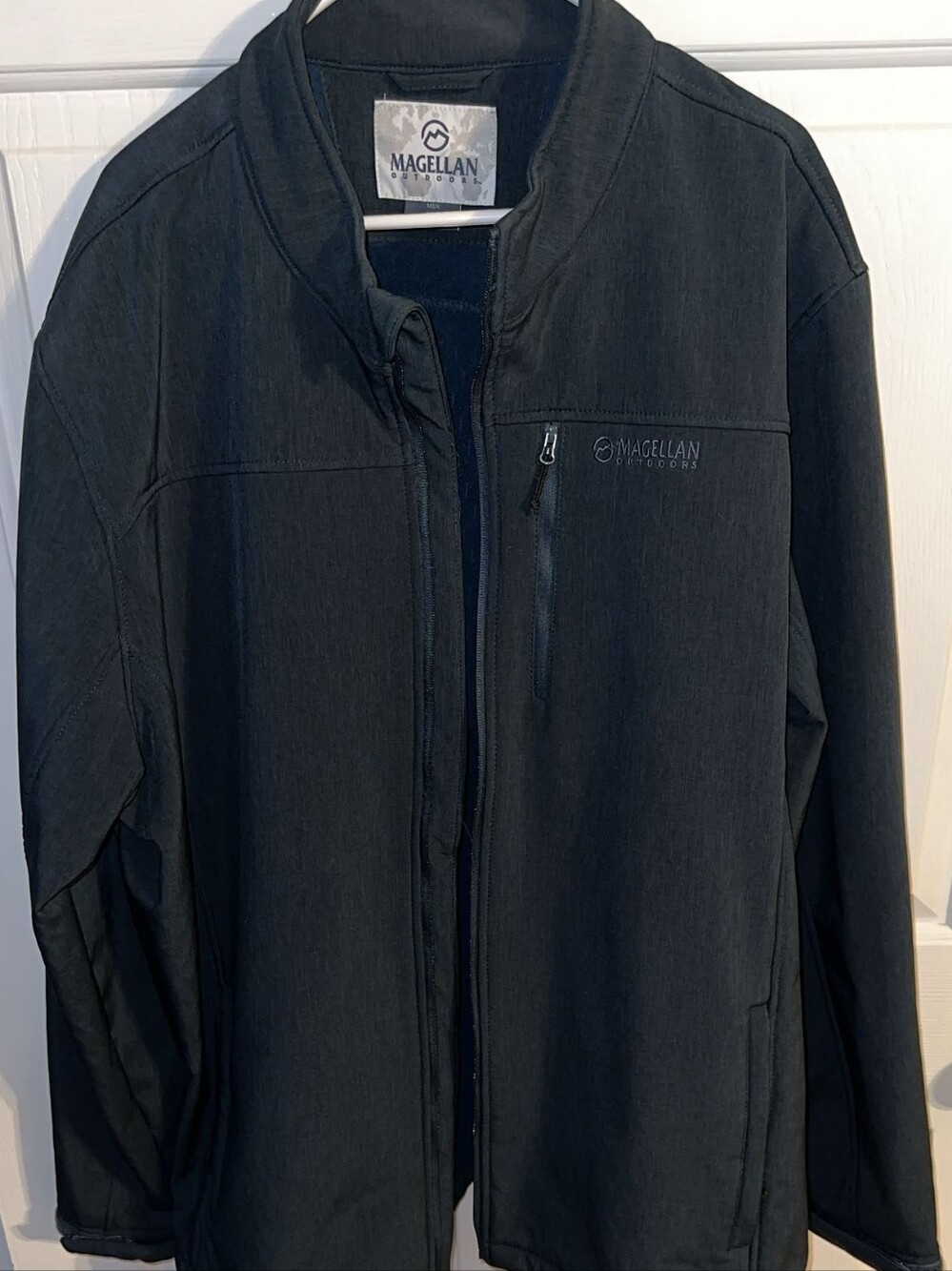 Magellan Outdoors Men's Navy Blue Lightweight Softshell Jacket
